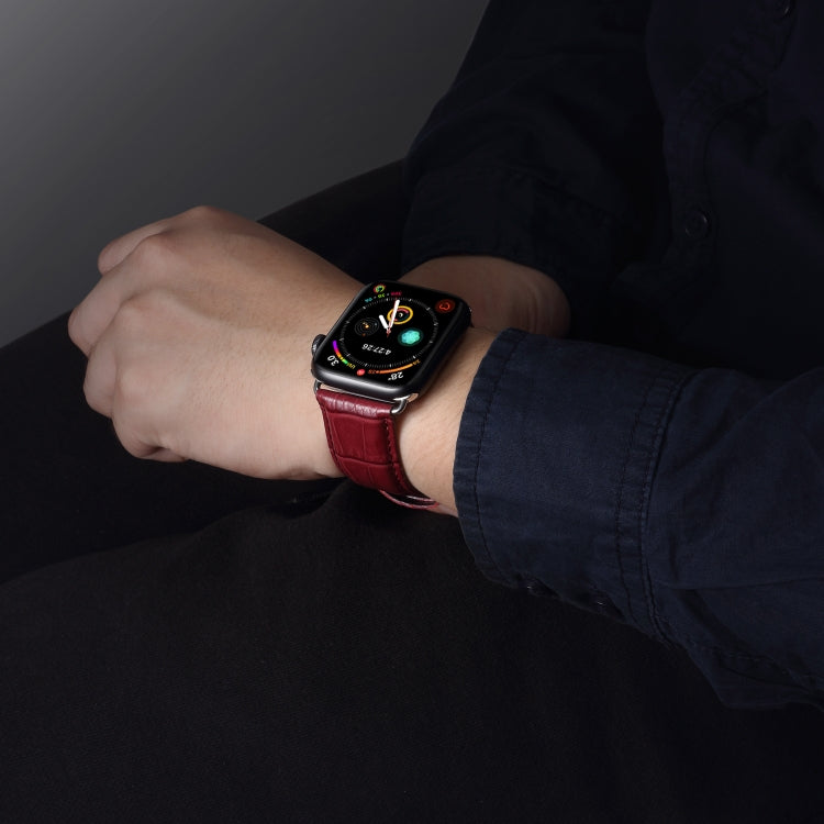 Pulseira de Relógio em Pele de Vaca com Grão de Crocodilo Denior para Apple Watch Ultra 49mm&Watch Ultra 2 49mm / Série 10 46mm / 9&8&7 45mm / SE 3&SE 2&6&SE&5&4 44mm / 3&2&1 42mm