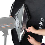 Softbox Retangular Godox 60 x 60cm para Estúdio Fotográfico com Montagem Bowens para Speedlite