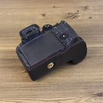 Base de Meia Capa em Pele PU com Rosca de 1/4 polegadas para Canon EOS R7, Para Canon EOS R7