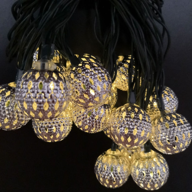 Cordão de Luz LED Exterior Bola Pequena Oca de Ferro para Jardim Decoração Festiva com Controlo Remoto, Caixa de Bateria Impermeável 40 LEDs, Caixa de Bateria Impermeável 50 LEDs