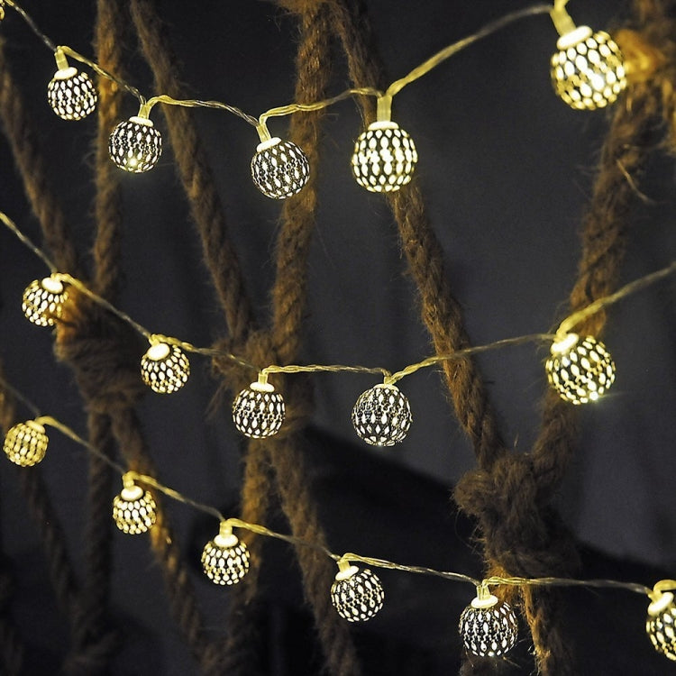 Cordão de Luz LED Exterior Bola Pequena Oca de Ferro para Jardim Decoração Festiva com Controlo Remoto, Caixa de Bateria Impermeável 40 LEDs, Caixa de Bateria Impermeável 50 LEDs