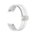 Pulseira de relógio em silicone com fivela prateada dobrável, Para Samsung Galaxy Watch5 40&44mm / Pro 45mm