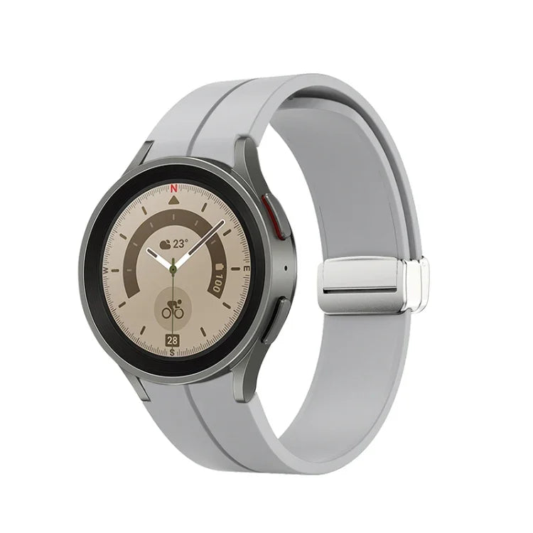 Pulseira de relógio em silicone com fivela prateada dobrável, Para Samsung Galaxy Watch5 40&44mm / Pro 45mm