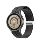 Pulseira de relógio em silicone com fivela prateada dobrável, Para Samsung Galaxy Watch5 40&44mm / Pro 45mm
