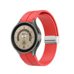 Pulseira de relógio em silicone com fivela prateada dobrável, Para Samsung Galaxy Watch5 40&44mm / Pro 45mm