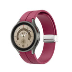 Pulseira de relógio em silicone com fivela prateada dobrável, Para Samsung Galaxy Watch5 40&44mm / Pro 45mm