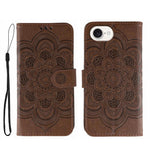 Capa de telemóvel em pele com relevo Mandala do Sol, para iPhone 16e / 17e, para iPhone 17 Pro Max, para iPhone 17 Pro, para iPhone 17, para iPhone Air, para iPhone 15 Pro Max