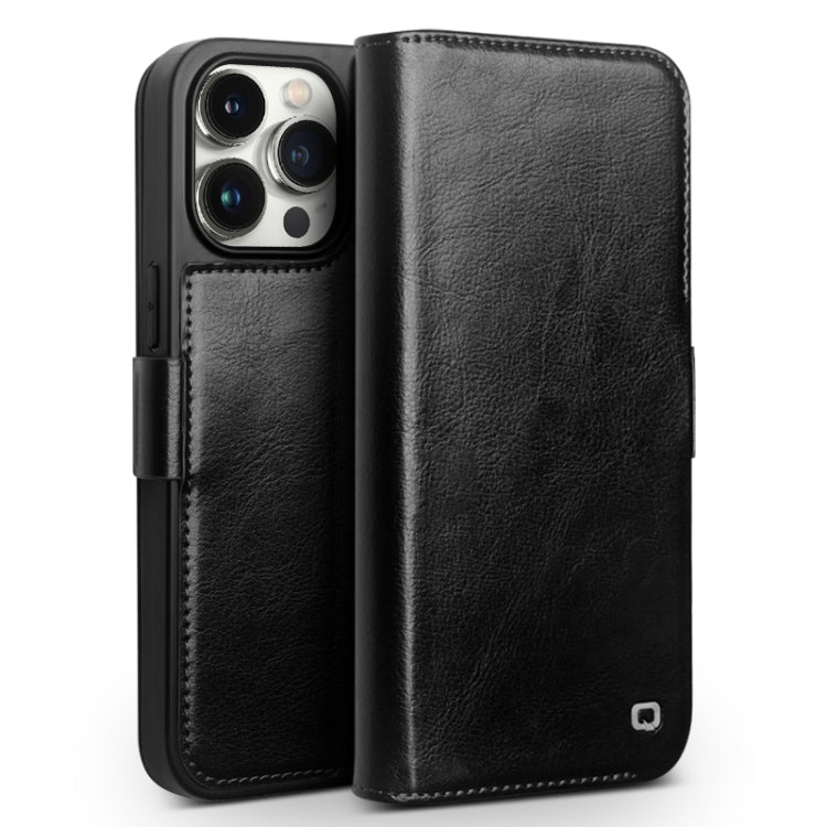 Capa para telemóvel em couro genuíno QIALINO Classic 103 com fivela, para iPhone 17e / 16e, para iPhone 17 Pro Max, para iPhone 17 Pro, para iPhone 17, para iPhone Air, para iPhone 15 Pro Max, para iPhone 15 Plus, para iPhone 15