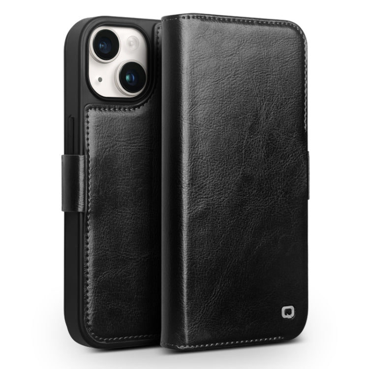 Capa para telemóvel em couro genuíno QIALINO Classic 103 com fivela, para iPhone 17e / 16e, para iPhone 17 Pro Max, para iPhone 17 Pro, para iPhone 17, para iPhone Air, para iPhone 15 Pro Max, para iPhone 15 Plus, para iPhone 15