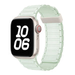Pulseira de Relógio de Silicone com Argola Magnética Tri-contas, Para Apple Watch SE 2022 44mm