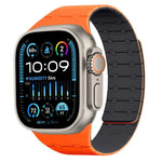 Pulseira de Relógio em Silicone com Cores Contrastantes e Fecho Magnético xDfind, Para Apple Watch 42 / 44 / 45 / 46 / 49mm, Para Apple Watch 38 / 40 / 41 / S10 42mm