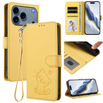Capa para Telemóvel em Couro com Gato em Relevo e Coração com Alça de Mão, Para iPhone 17e / 16e, Para iPhone 17 Pro Max, Para iPhone 17 Pro, Para iPhone 17