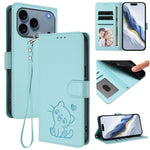 Capa para Telemóvel em Couro com Gato em Relevo e Coração com Alça de Mão, Para iPhone 17e / 16e, Para iPhone 17 Pro Max, Para iPhone 17 Pro, Para iPhone 17