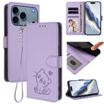 Capa para Telemóvel em Couro com Gato em Relevo e Coração com Alça de Mão, Para iPhone 17e / 16e, Para iPhone 17 Pro Max, Para iPhone 17 Pro, Para iPhone 17