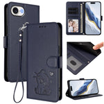 Capa para Telemóvel em Couro com Gato em Relevo e Coração com Alça de Mão, Para iPhone 17e / 16e, Para iPhone 17 Pro Max, Para iPhone 17 Pro, Para iPhone 17