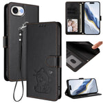Capa para Telemóvel em Couro com Gato em Relevo e Coração com Alça de Mão, Para iPhone 17e / 16e, Para iPhone 17 Pro Max, Para iPhone 17 Pro, Para iPhone 17