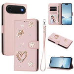 Capa de Telefone em Pele Vegana Floral com Coração de Dupla Camada ZS01 com Alça de Pulso, Para iPhone 17e / 16e, Para iPhone 17 Pro Max, Para iPhone 17 Pro, Para iPhone 17, Para iPhone Air, Para iPhone 16 Pro Max