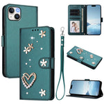 Capa de telemóvel em pele vegana dupla camada com padrão floral em forma de coração e alça de pulso ZS01, para iPhone 16 Pro, para iPhone 16 Plus, para iPhone 16, para iPhone 15 Pro Max, para iPhone 15 Pro, para iPhone 15 Plus