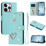 Capa de Telefone em Pele Vegana Floral com Coração de Dupla Camada ZS01 com Alça de Pulso, Para iPhone 15, Para iPhone 14 Plus, Para iPhone 14 / 13, Para iPhone 14 Pro, Para iPhone 14 Pro Max, Para iPhone 13 Pro Max