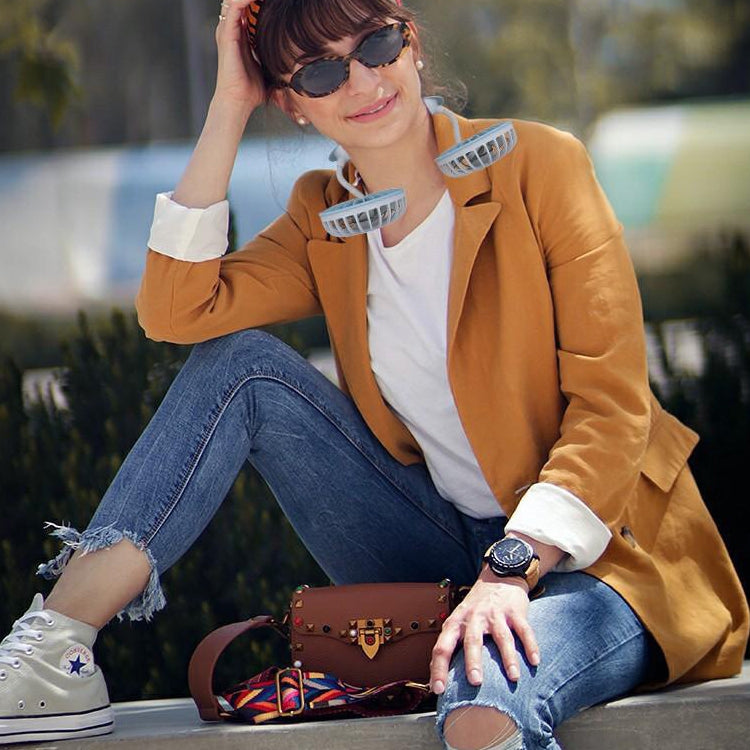 Ventoinha Mini Portátil de Pescoço Suspenso para Exterior F6 com Carregamento USB