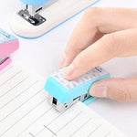 Deli Grampeador de Geometria Criativo Material de Escritório Colorido Fashion Grampeador Pequeno, Tamanho: 4,9*2,2cm, Entrega de Cor Aleatória, 4,9x2,2cm