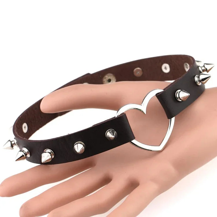 Colar de Couro com Rebites em Forma de Coração Estilo Punk da Moda, Entrega de Cor Aleatória, TXXQ04