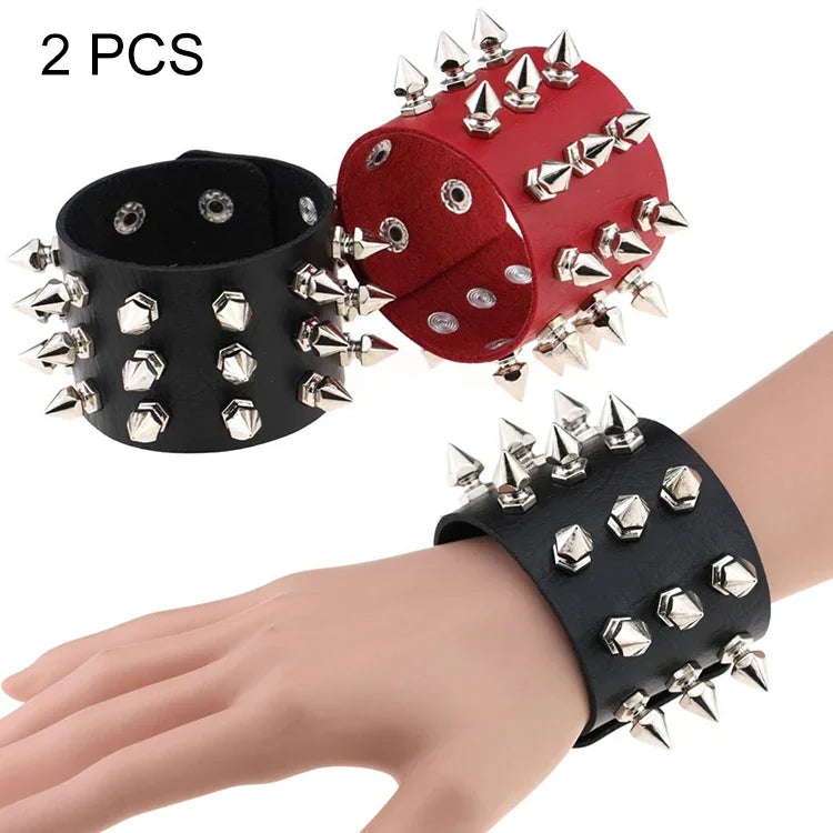 2 PCS Pulseira de Couro com Rebites em 3 Fileiras e Ponta Cónica Exagerada Estilo Punk Europeu e Americano, Entrega de Cor Aleatória