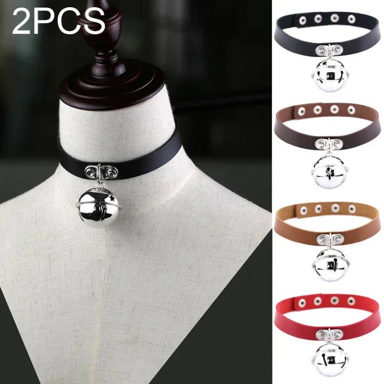 2 PCS Colar de Couro Estilo Punk Japonês com Sino e Pendente para Pescoço Feminino, Entrega de Cor Aleatória, LD01