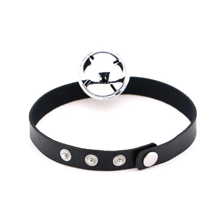 2 PCS Colar de Couro Estilo Punk Japonês com Sino e Pendente para Pescoço Feminino, Entrega de Cor Aleatória, LD01