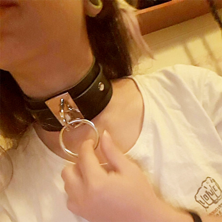 Colar Gargantilha em Couro PU Estilo Harajuku Europeu e Americano com Anel Único Prateado, Gargantilha de Rua Larga com Fecho de Pressão, Anel Prateado