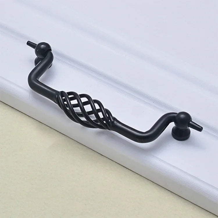 Puxador Clássico para Armário, Roupeiro e Gaveta em Ferro com Forma de Gaiola de Pássaro, Espaçamento dos Furos: 160mm (Preto Fosco), 6100-160 Preto Fosco