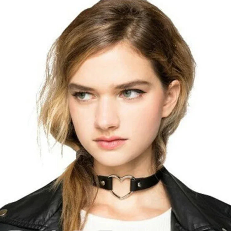 Colar Choker Feminino Punk com Forma de Coração em Pele PU Harajuku Japonesa, Entrega de Cor Aleatória, TXXQ