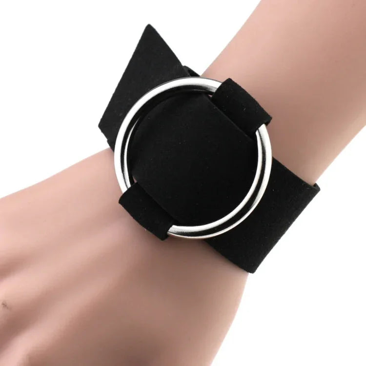 2 Peças de Pulseira de Veludo Redonda Simples Europeia e Americana, Pulseira de Metal de Moda, Entrega de Cor Aleatória