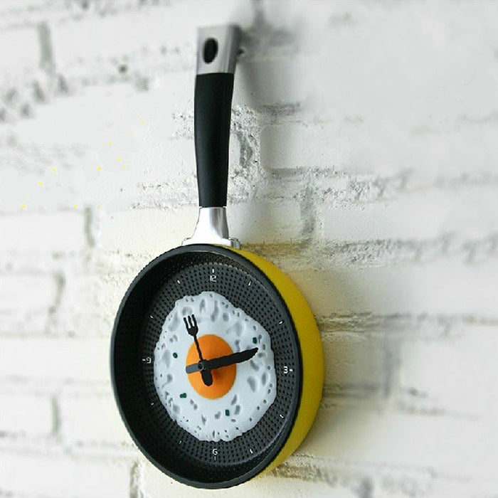 Relógio de Parede Decorativo Criativo em Forma de Frigideira para Ovo Frito para Sala de Estar