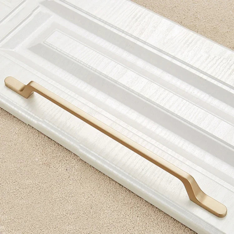 Puxador Moderno Simples para Porta de Armário, Gaveta e Roupeiro em Liga de Zinco, Modelo 9008-224, 9008-224