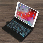 Capa de Tablet em Pele com Teclado Bluetooth Rotativo Retroiluminado Colorido F102AS para iPad 10.2 polegadas com Função de Suporte para Caneta