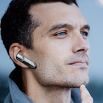 Auricular Bluetooth Empresarial Unilateral M81 com Redução de Ruído CVC, Suporte Siri & One for Two