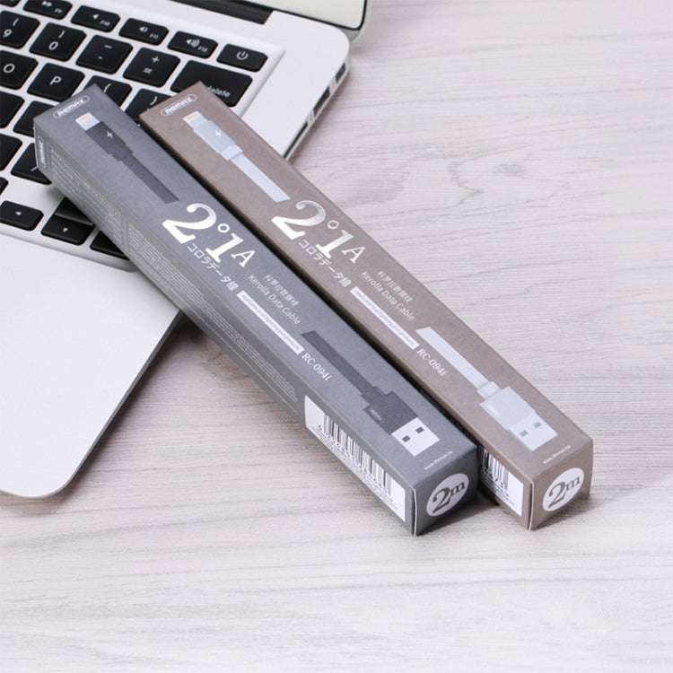 REMAX RC-094i Cabo de Dados de Carregamento Rápido 2m 2.4A USB para 8 Pinos com Trança de Liga de Alumínio, 8 Pinos