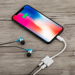 Adaptador de Áudio e Carregamento 2 em 1 Fêmea 8 Pinos + Fêmea 3,5mm para Macho 8 Pinos GL011