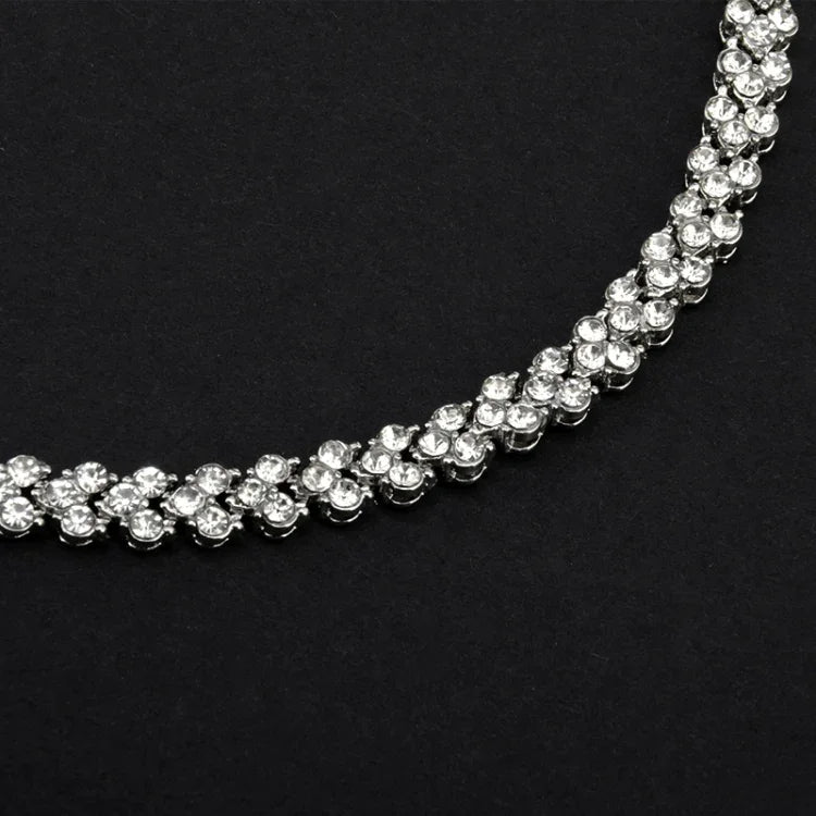 Pulseira Feminina Glamourosa com Cristais e Diamantes Artificiais para Casamento, Noivado, Dia da Mãe e Presente de Aniversário, Diâmetro: 5,25 cm, Perímetro: 16,5 cm, Prateado