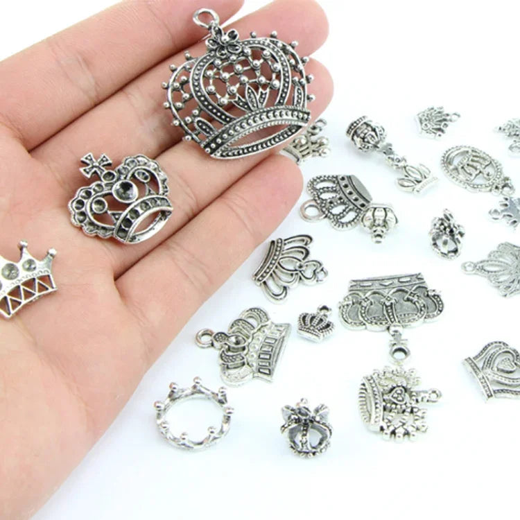 Conjunto Exquisito de Pingente de Coroa com 25 em 1 Acessórios para Pulseira em Prata Tibetana