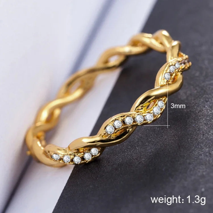 Anel Feminino Simples e Estiloso com Torção e Strass Completo (Tamanho EUA: 8), Tamanho EUA: 8