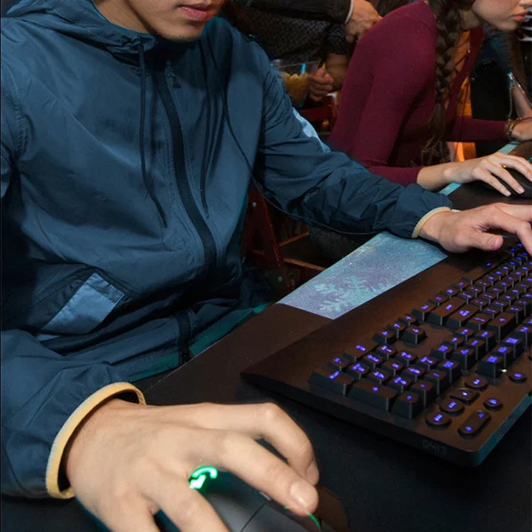 Rato Gaming Óptico com Fio Logitech G102, 6 Teclas, Iluminação RGB, 6000 DPI, Cinco Velocidades Ajustáveis, Comprimento: 2m, G102, G102 (Branco)
