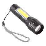Lanterna Impermeável A2 USB Recarregável com Zoom XPE + COB, 3 Modos e Caixa de Armazenamento, A2