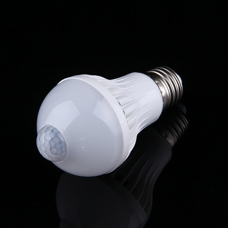 Lâmpada LED E27 5W 12 LEDs SMD 5730 300LM com Sensor de Movimento Infravermelho, Distância do Sensor: 4-6m, AC 220V, E27 5W Luz Branca, E27 5W Luz Branca Quente