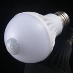 Lâmpada LED E27 7W 16 LEDs SMD 5730 450LM com Sensor de Movimento Infravermelho, Distância do Sensor: 4-6m, AC 220V, E27 7W Luz Branca
