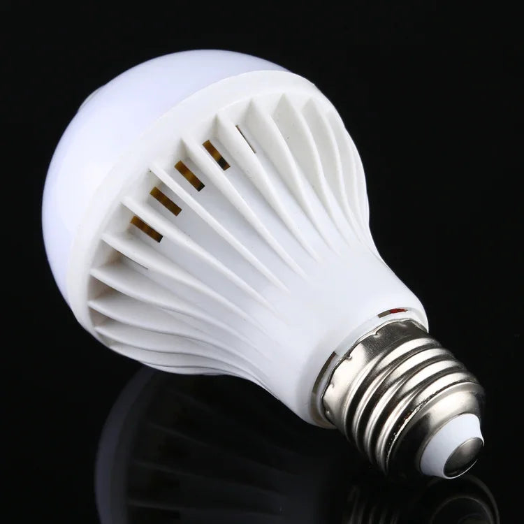 Lâmpada LED E27 7W 16 LEDs SMD 5730 450LM com Sensor de Movimento Infravermelho, Distância do Sensor: 4-6m, AC 220V, E27 7W Luz Branca