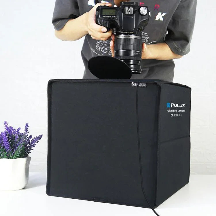 Kit de Tenda de Estúdio para Fotografia com Anel de Luz Dobrável PULUZ 30cm com 6 Cores de Fundo Preto / Branco / Laranja / Vermelho / Verde / Azul, Caixa Preta 30cm