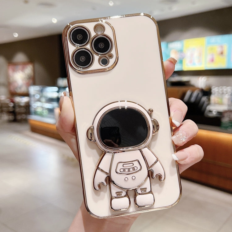 Capa para telemóvel com suporte de astronauta eletroplatinado, para iPhone 17e / 16e, para iPhone 17 Pro Max, para iPhone 17 Pro, para iPhone 17, para iPhone Air, para iPhone 16 Pro Max, para iPhone 16 Pro, para iPhone 16 Plus