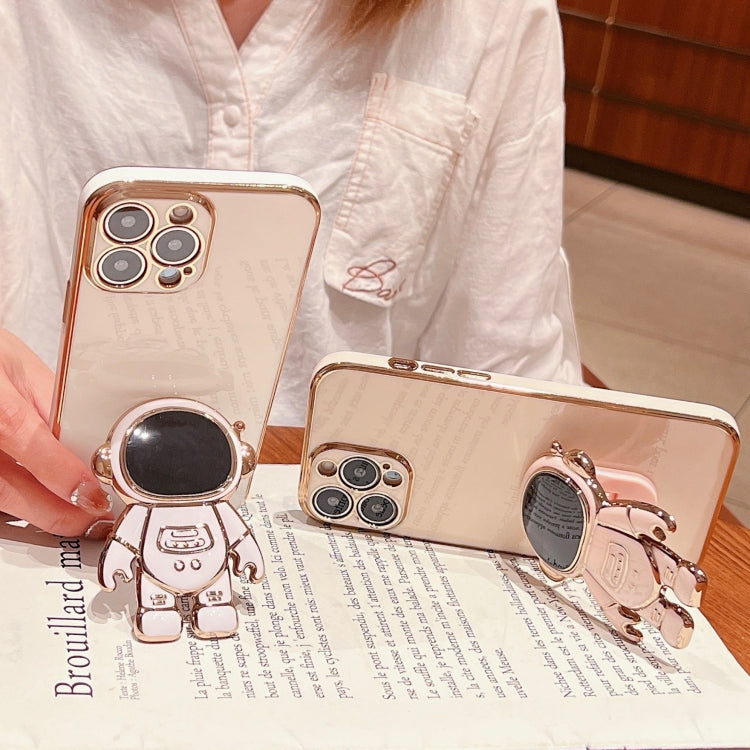 Capa para telemóvel com suporte de astronauta eletroplatinado, para iPhone 17e / 16e, para iPhone 17 Pro Max, para iPhone 17 Pro, para iPhone 17, para iPhone Air, para iPhone 16 Pro Max, para iPhone 16 Pro, para iPhone 16 Plus